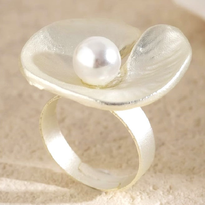 RING BROOCH - PETALS